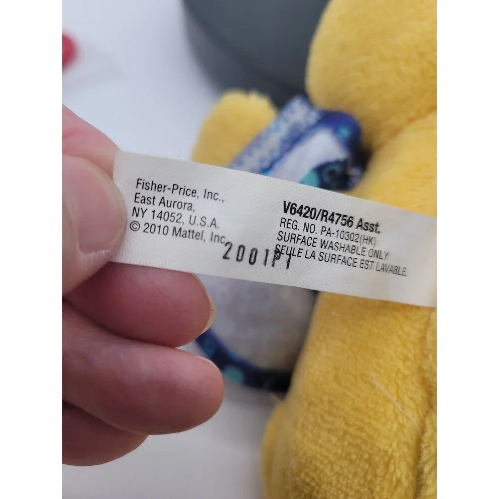 2010 Sing a Ma Jigs Plush Toy Fisher Price 10” Yellow W/ Blue Shirt Working